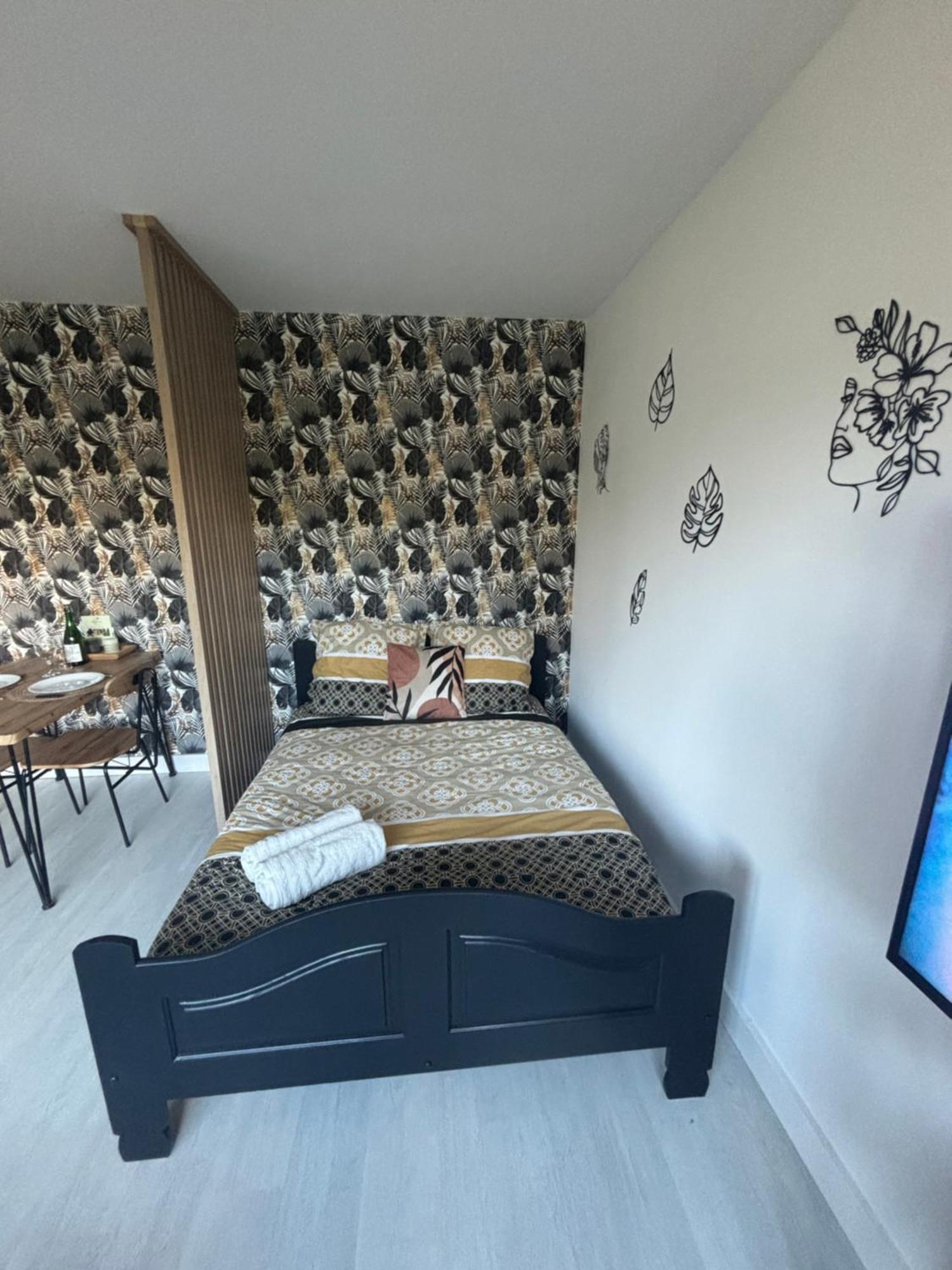 Bienvenue Chez Vous Apartment Вальон Екстериор снимка